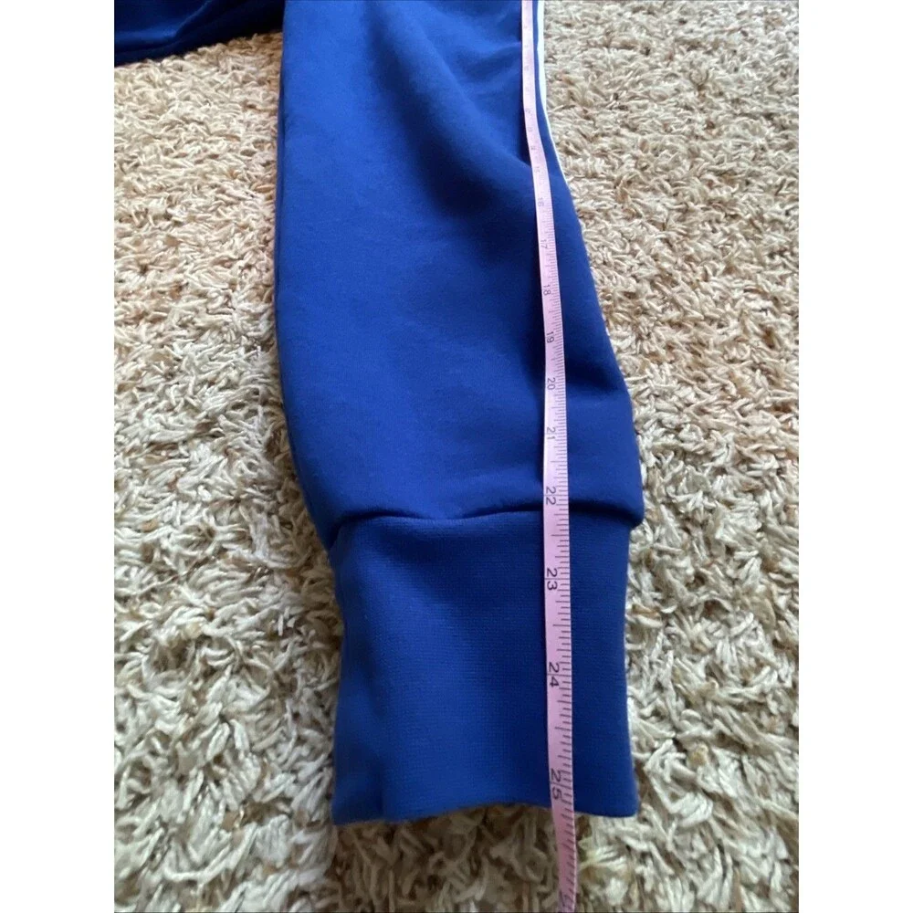 adidas small pull